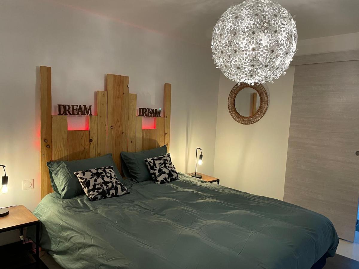 Reve De Panda Avec Sauna Et Jacuzzi Privatif Abrest Zewnętrze zdjęcie